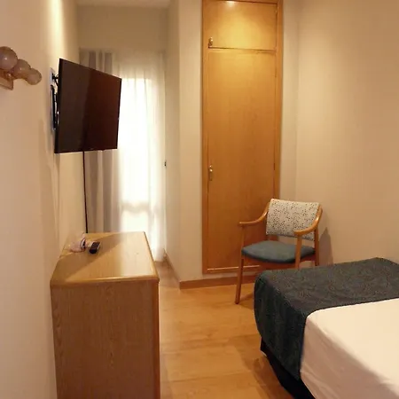Tanit Hotell