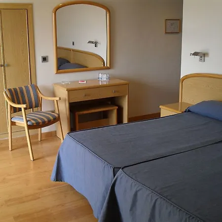 Tanit Hotell 3*