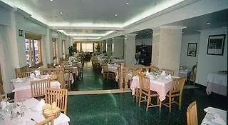 Tanit Μπένιντορμ