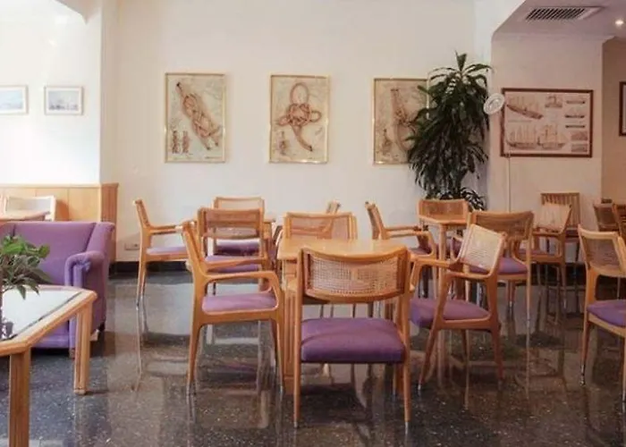 Tanit Hotel 3*