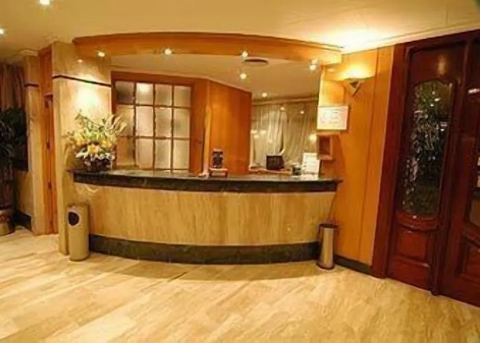 فندق Tanit 3*