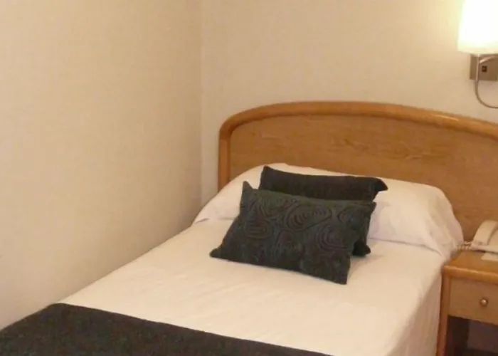 Tanit Hotel 3*